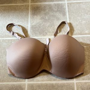 Victoria’s Secret body lined strapless bra 34DDD